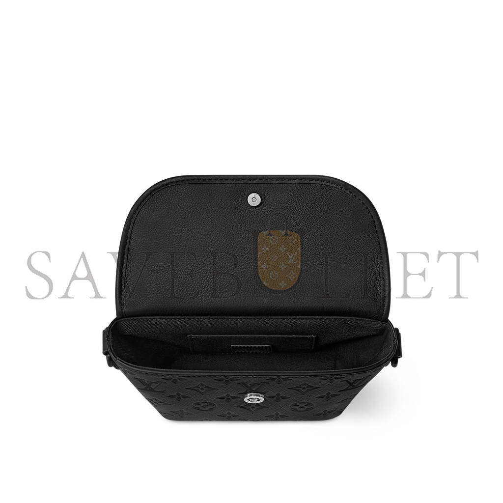 l**is V*t*n pulse wearable wallet m12636 (22.5*16*5cm)